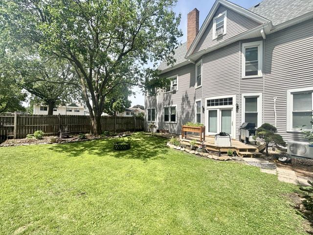 228 Victoria Street N, Saint Paul, MN 55104