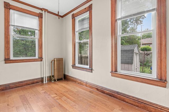 228 Victoria Street N, Saint Paul, MN 55104