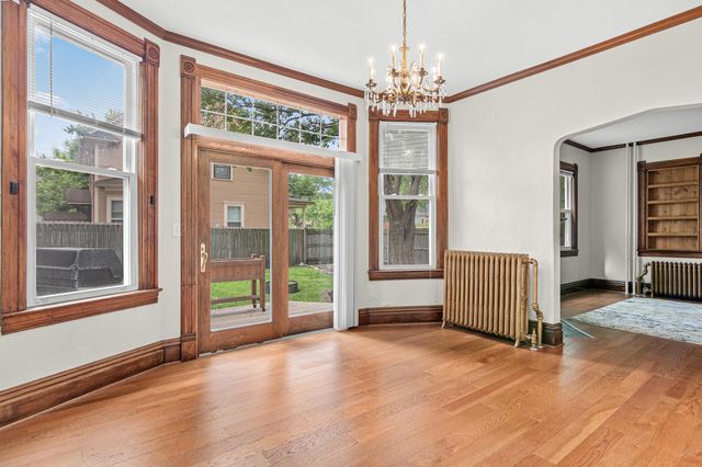 228 Victoria Street N, Saint Paul, MN 55104