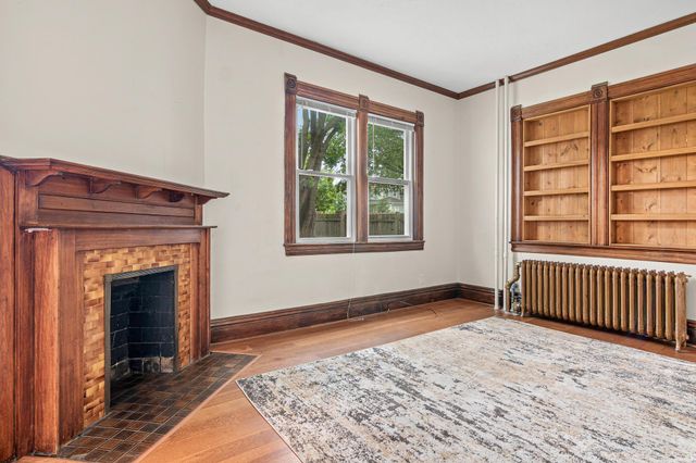 228 Victoria Street N, Saint Paul, MN 55104