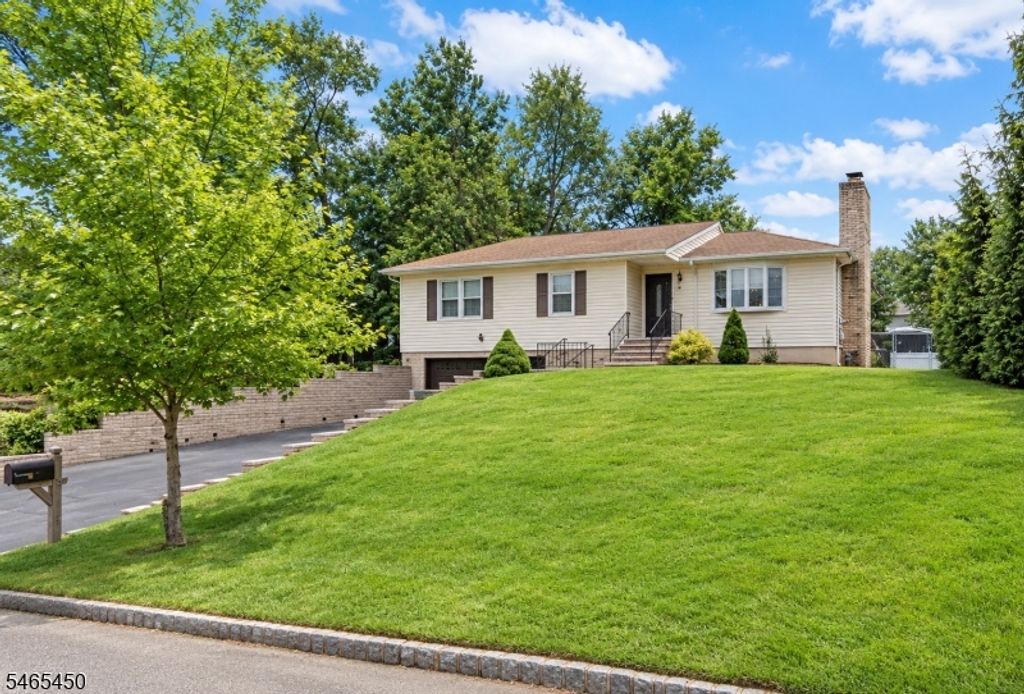 1 Longfellow Ln, Clark Twp., NJ 07066 — exterior