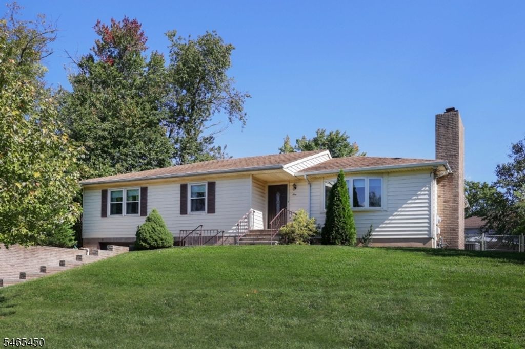 1 Longfellow Ln, Clark Twp., NJ 07066 — photo 2