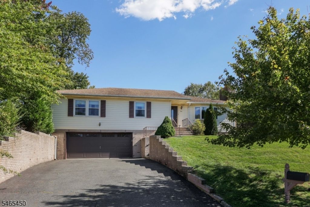 1 Longfellow Ln, Clark Twp., NJ 07066 — photo 3