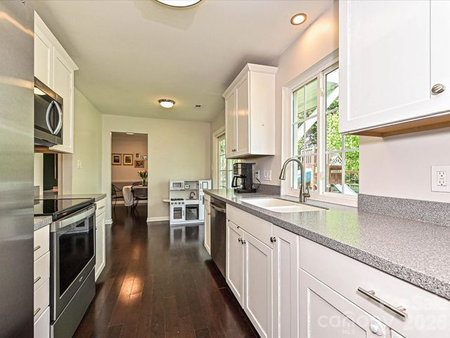 1616 English Knoll Drive, Matthews, NC 28105