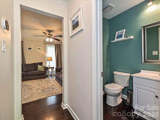 1616 English Knoll Drive, Matthews, NC 28105