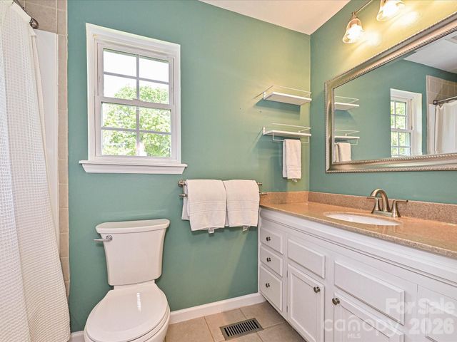 1616 English Knoll Drive, Matthews, NC 28105