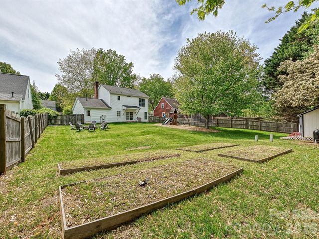 1616 English Knoll Drive, Matthews, NC 28105