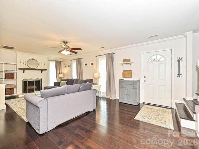 1616 English Knoll Drive, Matthews, NC 28105