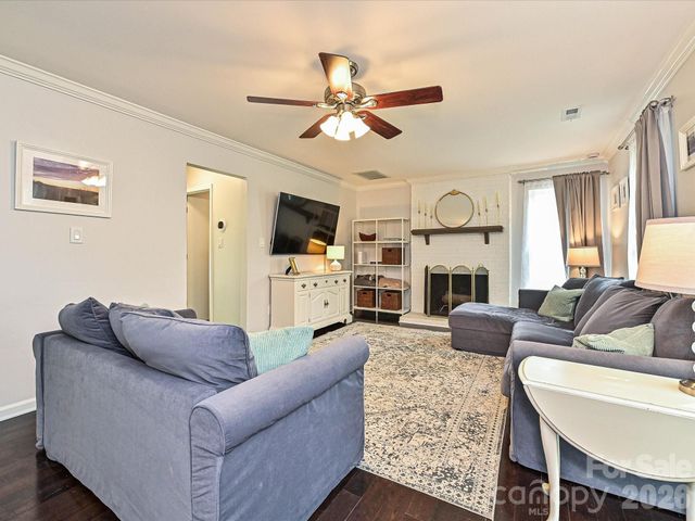 1616 English Knoll Drive, Matthews, NC 28105