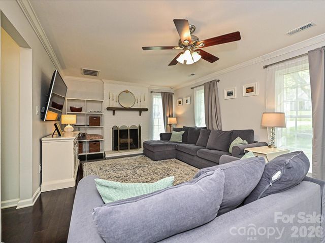 1616 English Knoll Drive, Matthews, NC 28105