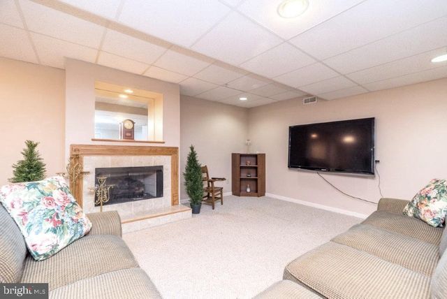 831 E CUB HUNT LN, West Chester, PA 19380