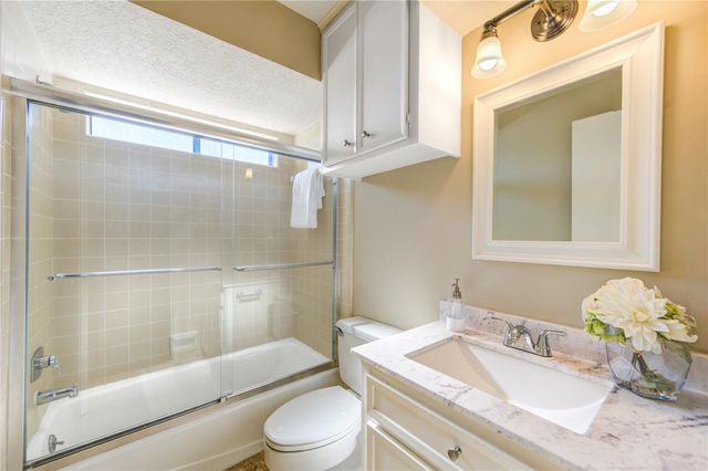 2238 Hickory Lawn Drive, Houston, TX 77077