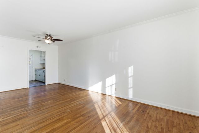 5562 Knob Rd, Nashville, TN 37209