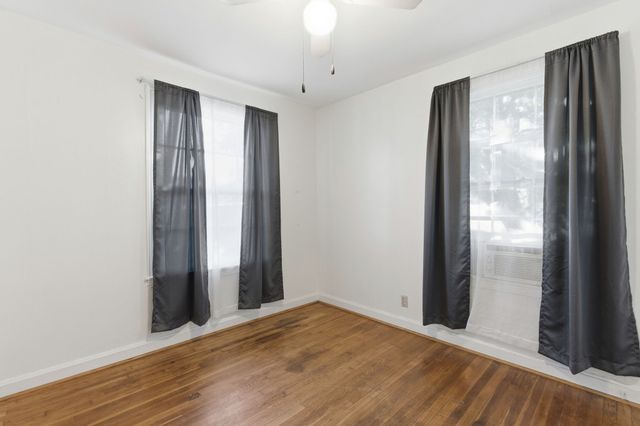 5562 Knob Rd, Nashville, TN 37209