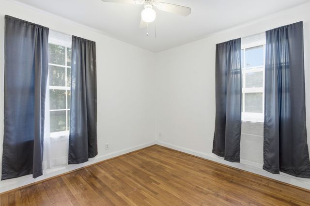 5562 Knob Rd, Nashville, TN 37209