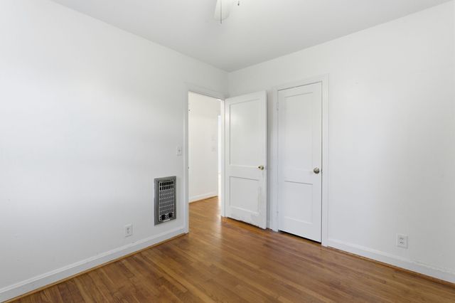 5562 Knob Rd, Nashville, TN 37209