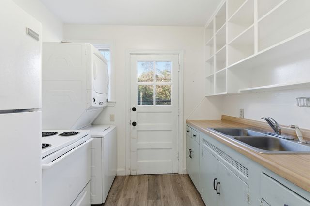 5562 Knob Rd, Nashville, TN 37209