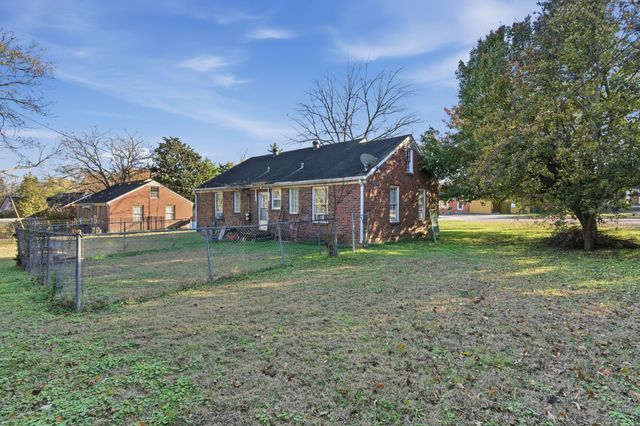 5562 Knob Rd, Nashville, TN 37209
