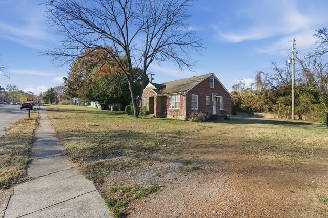 5562 Knob Rd, Nashville, TN 37209
