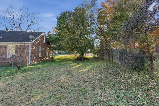 5562 Knob Rd, Nashville, TN 37209