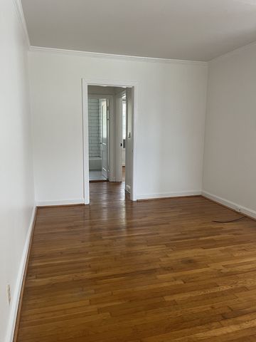 5562 Knob Rd, Nashville, TN 37209