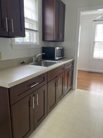 5562 Knob Rd, Nashville, TN 37209