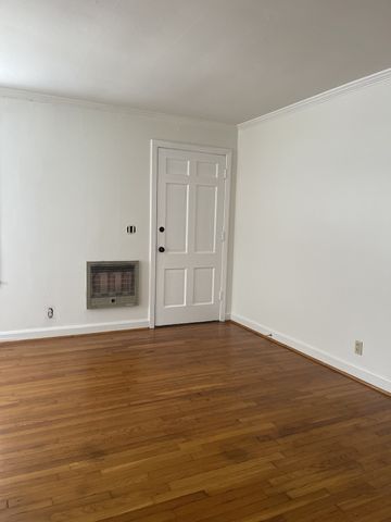 5562 Knob Rd, Nashville, TN 37209