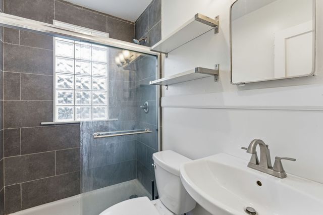 5562 Knob Rd, Nashville, TN 37209