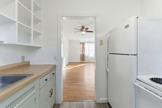 5562 Knob Rd, Nashville, TN 37209