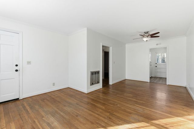 5562 Knob Rd, Nashville, TN 37209