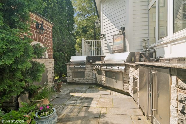 300 E Euclid Avenue, Arlington Heights, IL 60004