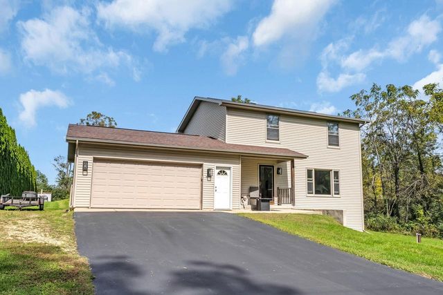 W6860 Wood AVENUE, Delavan, WI 53115