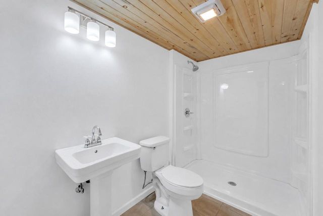 W6860 Wood AVENUE, Delavan, WI 53115