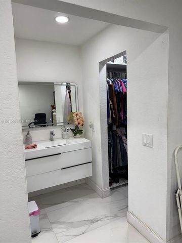 13370 SW 261st Ter, Homestead, FL 33032