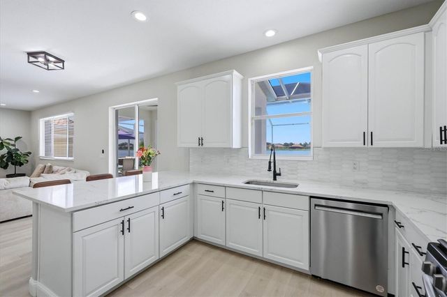 6904 74TH STREET CIRCLE E, Bradenton, FL 34203