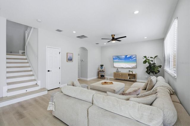 6904 74TH STREET CIRCLE E, Bradenton, FL 34203