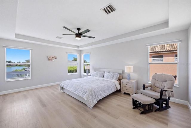 6904 74TH STREET CIRCLE E, Bradenton, FL 34203