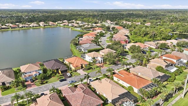 6904 74TH STREET CIRCLE E, Bradenton, FL 34203