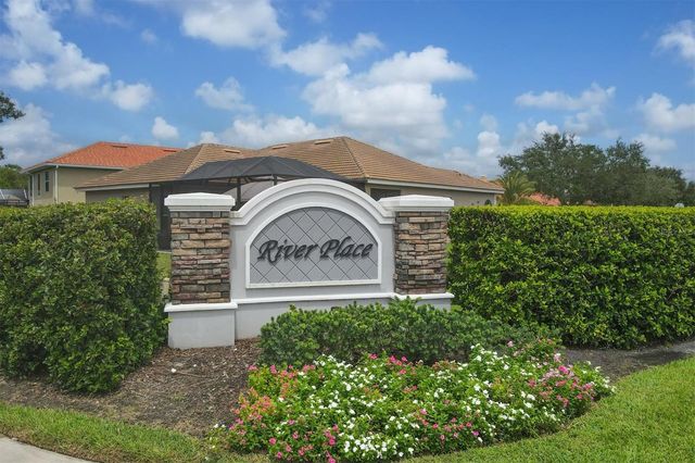 6904 74TH STREET CIRCLE E, Bradenton, FL 34203