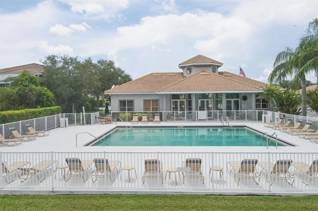 6904 74TH STREET CIRCLE E, Bradenton, FL 34203