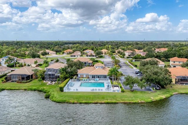 6904 74TH STREET CIRCLE E, Bradenton, FL 34203