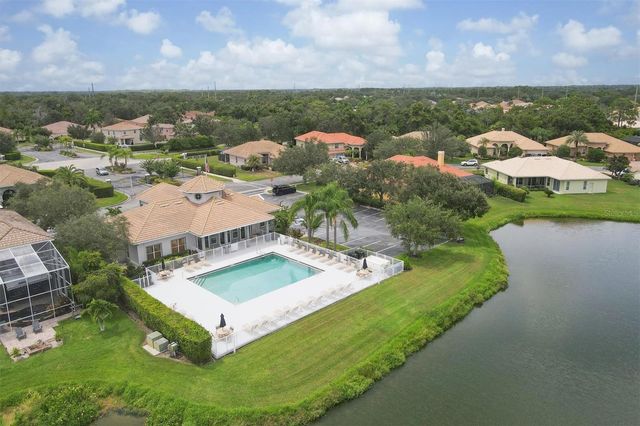6904 74TH STREET CIRCLE E, Bradenton, FL 34203