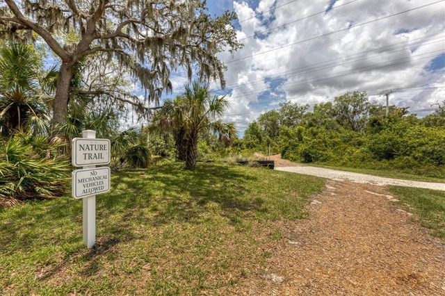 6904 74TH STREET CIRCLE E, Bradenton, FL 34203