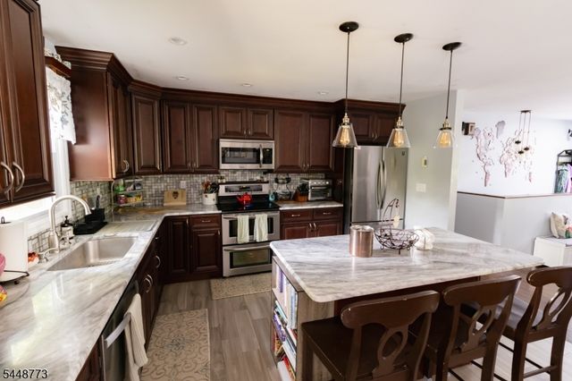 34 Crestwood Rd, Rockaway Boro, NJ 07866