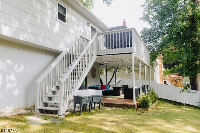 34 Crestwood Rd, Rockaway Boro, NJ 07866