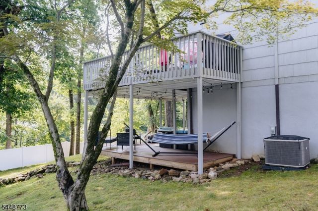 34 Crestwood Rd, Rockaway Boro, NJ 07866