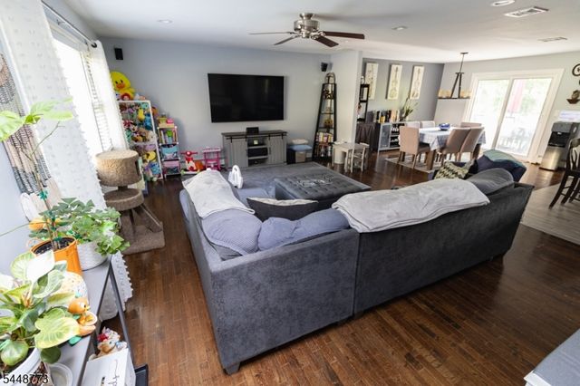 34 Crestwood Rd, Rockaway Boro, NJ 07866