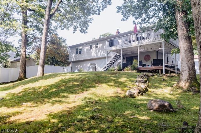 34 Crestwood Rd, Rockaway Boro, NJ 07866