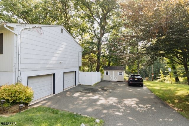 34 Crestwood Rd, Rockaway Boro, NJ 07866