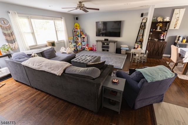 34 Crestwood Rd, Rockaway Boro, NJ 07866